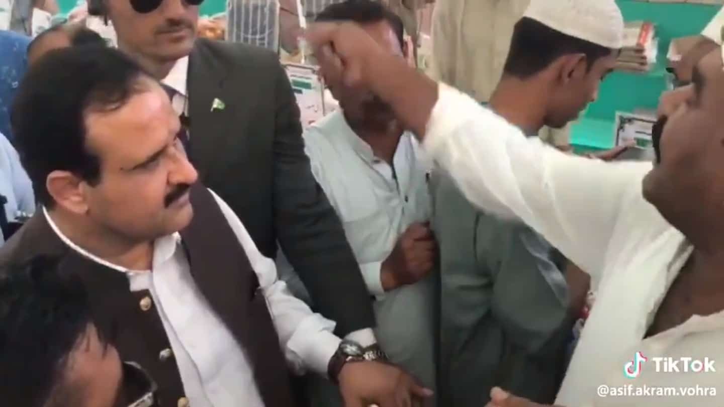 Bahawalpur man wants CM Buzdar to ‘stop having photo sessions and start working’