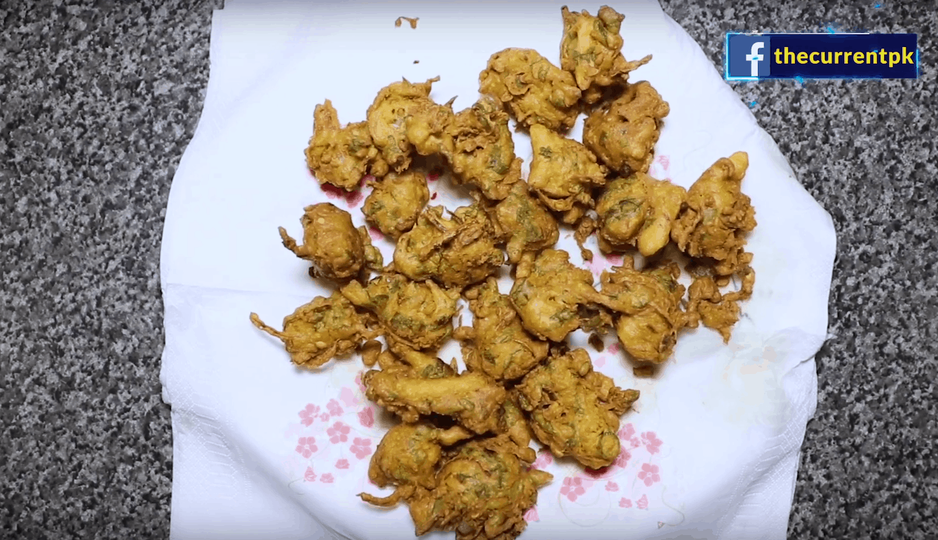 What does Mahira Khan eat in iftar?