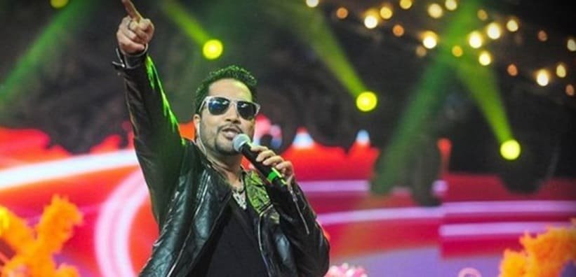 Indian film industry bans Mika Singh after Karachi performance
