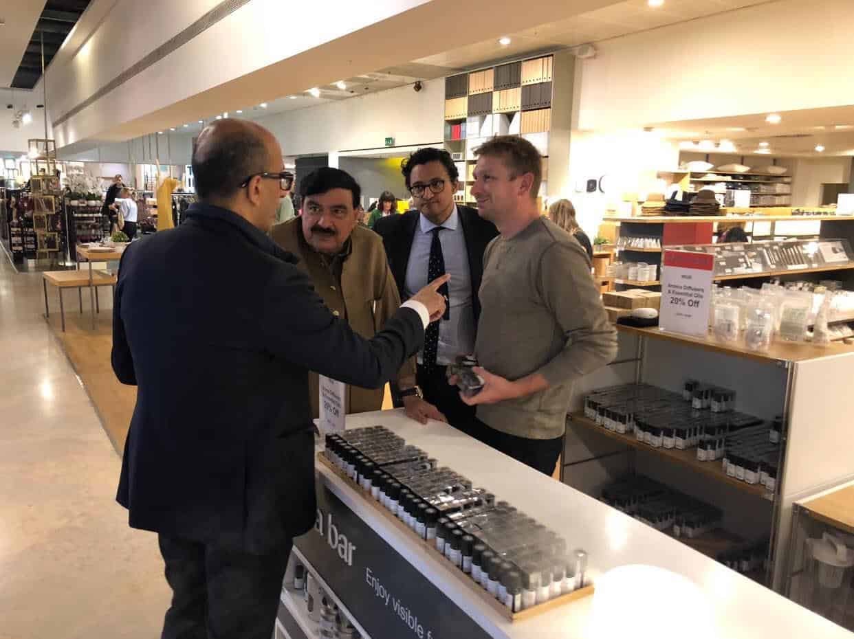 Sheikh Rasheed, and the three essential oils he should be buying