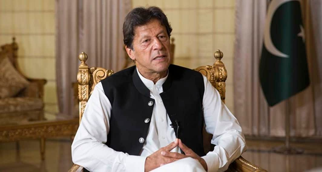 Celebrities request Pakistanis to respond to PM’s call for Kashmir Hour