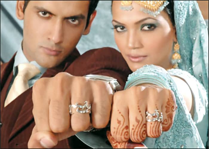 Mohib Mirza, Aamina Sheikh separate