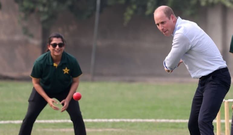 VIDEO: Sana Mir shares experience of playing cricket with Kate and William