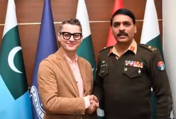 Akcent’s lead vocalist had a ‘fantastic’ cup of tea with DG ISPR Gen Asif Ghafoor