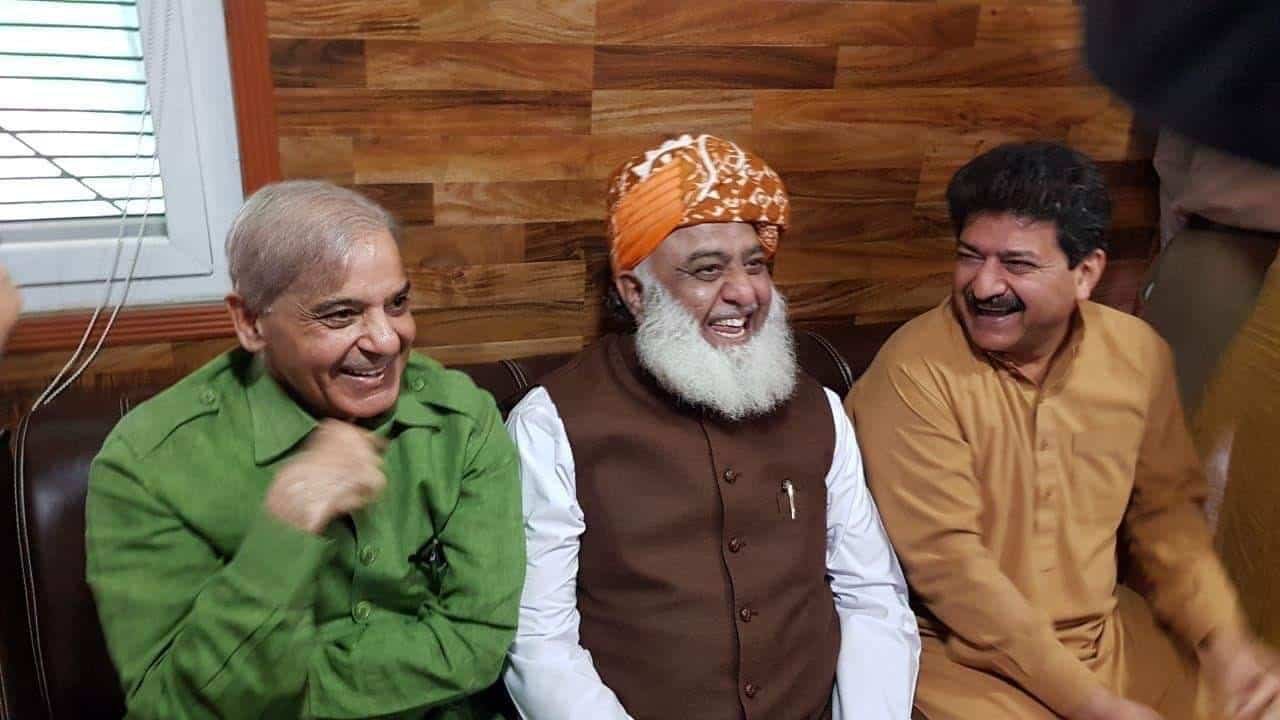 Azadi March: ‘Hamid Mir advised Shehbaz to run off before Fazl’s dangerous speech’