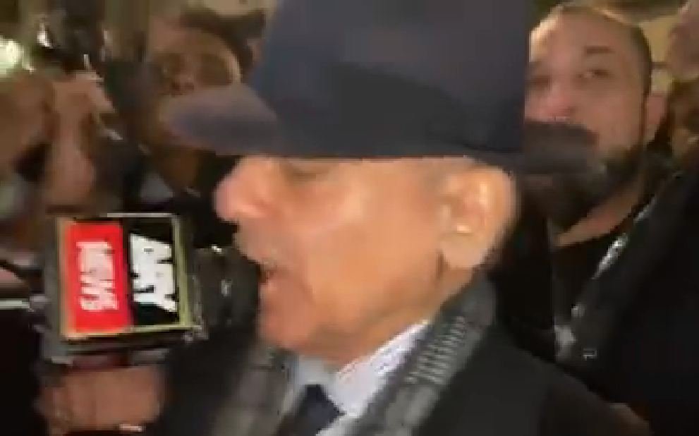 VIDEO: Revenge of the mic?