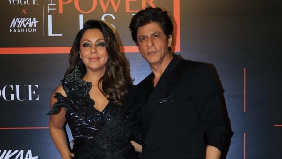 WATCH: Shah Rukh Khan redefines husband goals