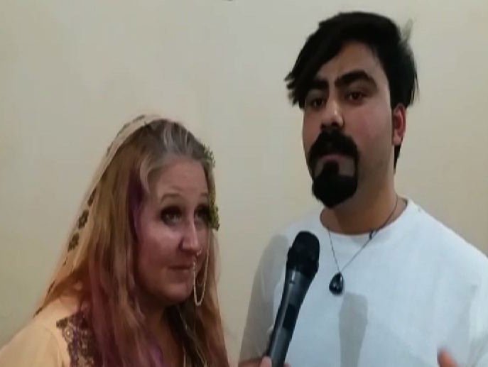 American woman comes to Pakistan to marry a man from Sialkot