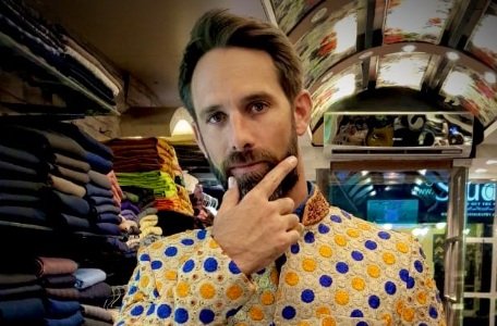 Grant Elliott is having a blast in Pakistan and here is proof