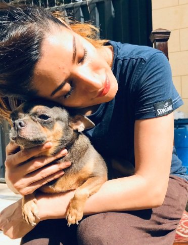 Mehwish Hayat bids a tearful goodbye to her best friend