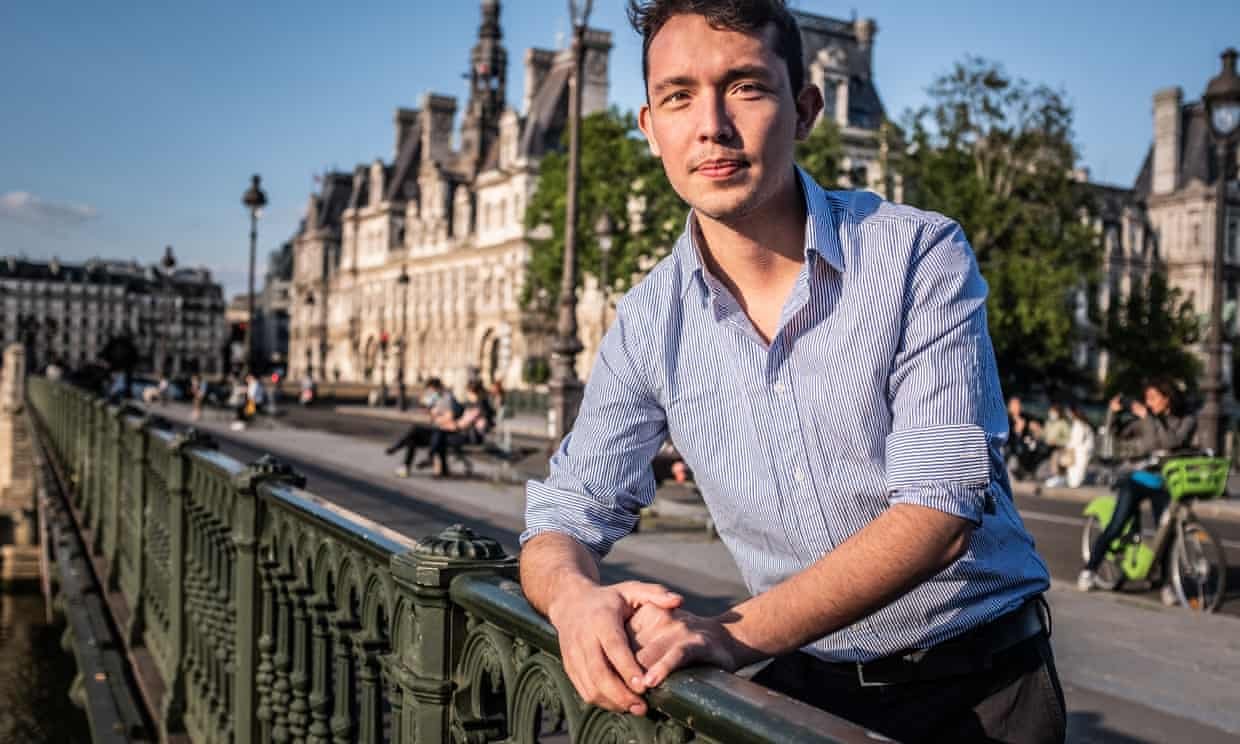 Apple devices secretly wiretap sounds in surrounding, whistleblower claims