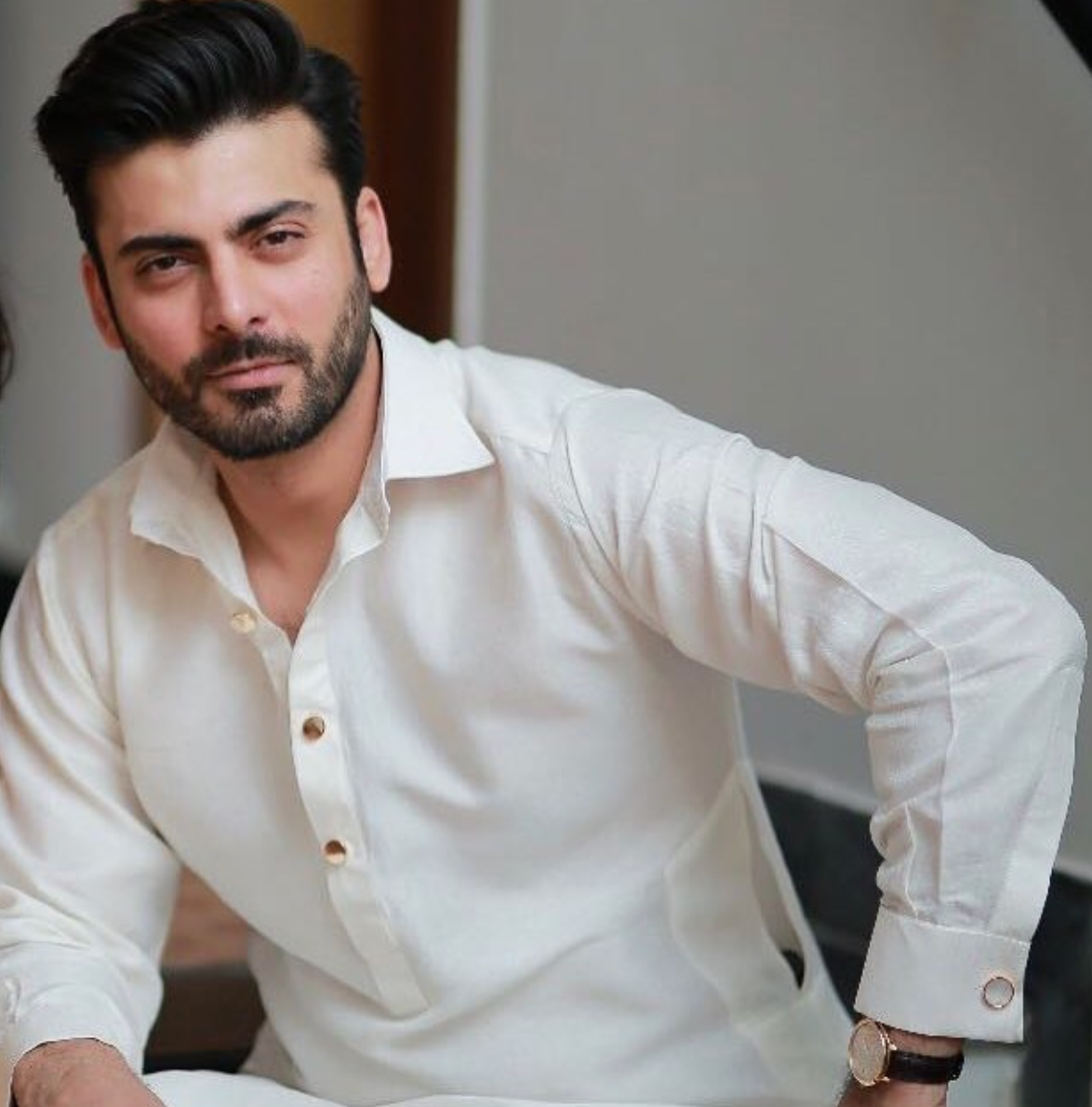 Shop online for men’s kurtas that are just worth Rs 3,000 or less