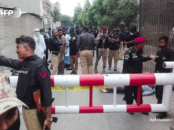 [GRAPHIC VIDEO] All terrorists, who attacked Pakistan Stock Exchange, killed