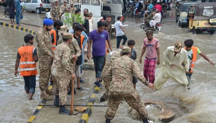 Army called to assist govt in dealing with Karachi flooding