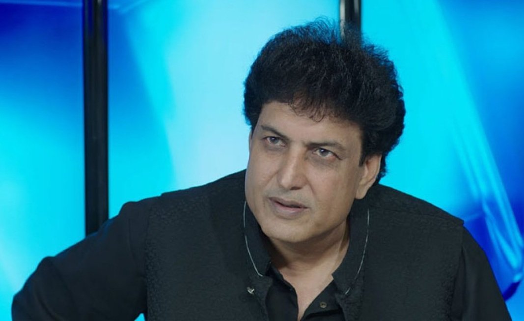 Khalil ur Rehman Qamar called a ‘hypocrite’ after he attends protest for motorway rape victim