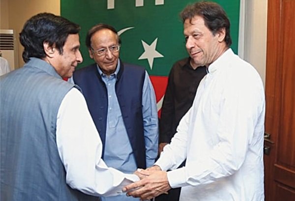 ‘Backstabbing’: Imran govt auditing coalition partners, Chaudhrys of Gujarat, in UK