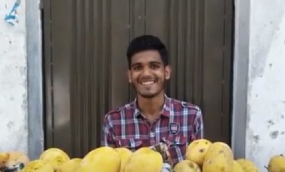 Engineering graduate from NUST sets up fruit stall during lockdown