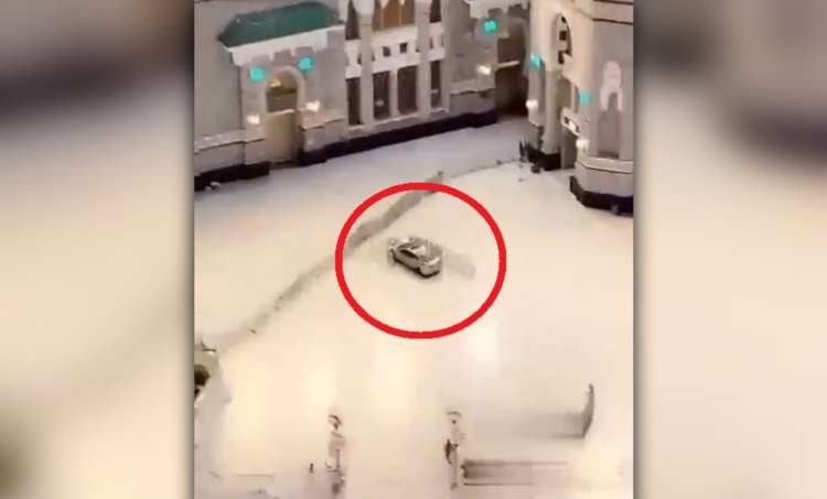 VIDEO: Driver rams car into gate of Masjid al-Haram