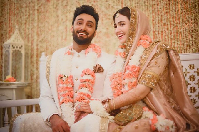 Newlyweds Umair Jaswal, Sana Javed grateful for love, prayers