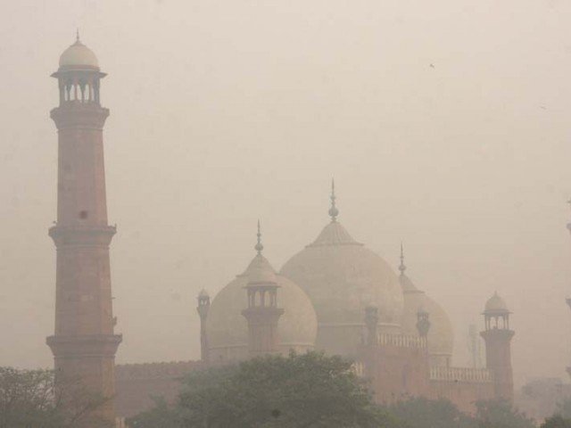 Control room established in Lahore to monitor smog