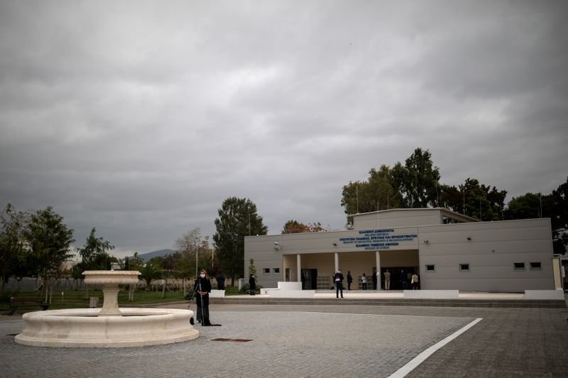Athen’s first mosque in 200 years opens for Friday prayers