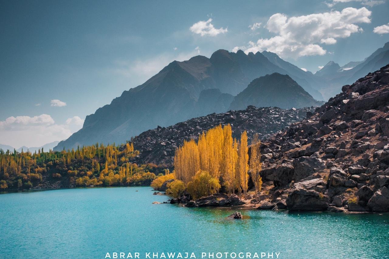 PM Khan shares breathtaking pictures of Skardu with photo credits