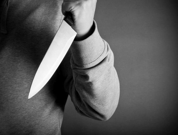 Wife stabs husband after finding pictures of him with ‘another woman’ without realizing images were of herself
