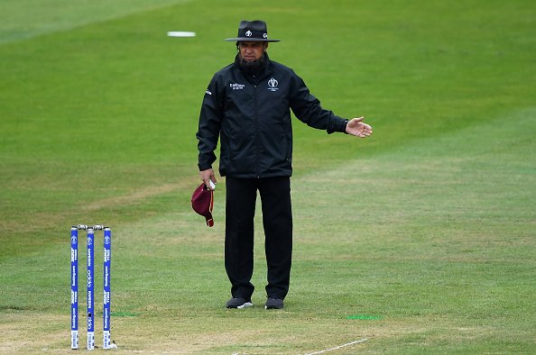 Aleem Dar’s celebration after his decision remains unchanged despite DRS call goes viral