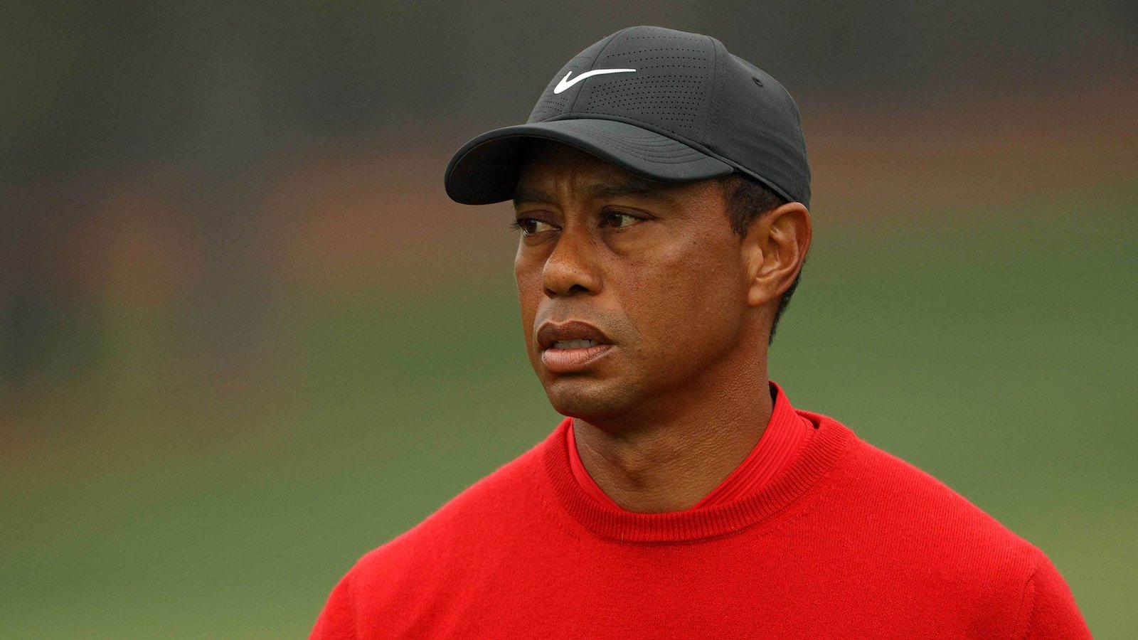 Tiger Woods suffers multiple leg injuries in single-car accident in Los Angeles