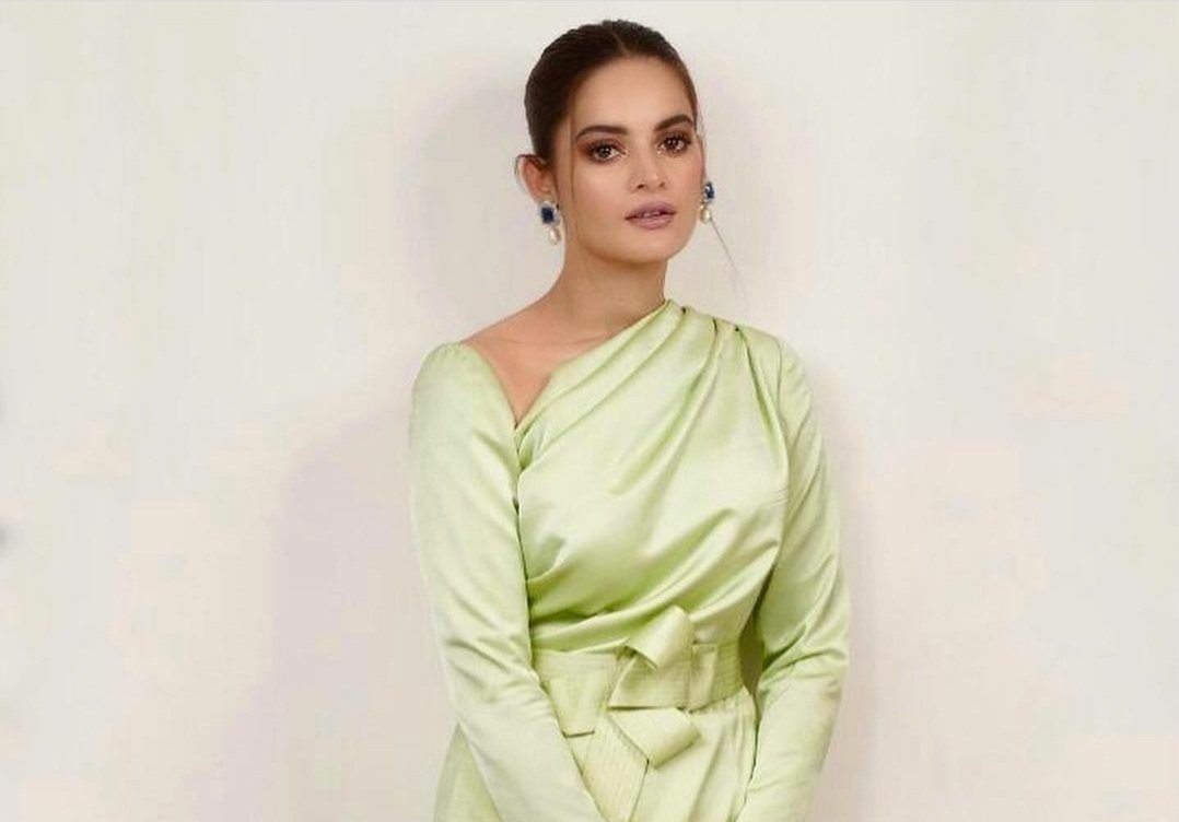 Minal Khan hits back at troll criticising her choice of clothing