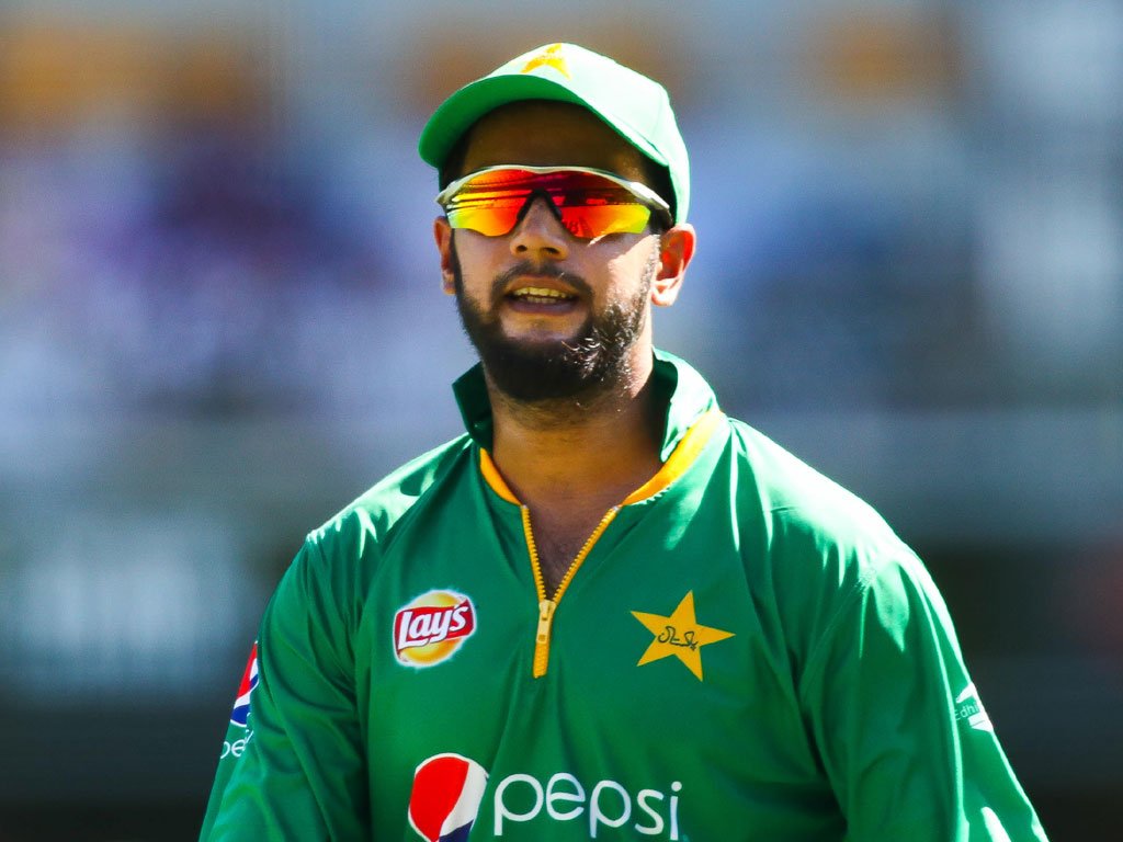 Imad Wasim shares adorable video with newborn daughter
