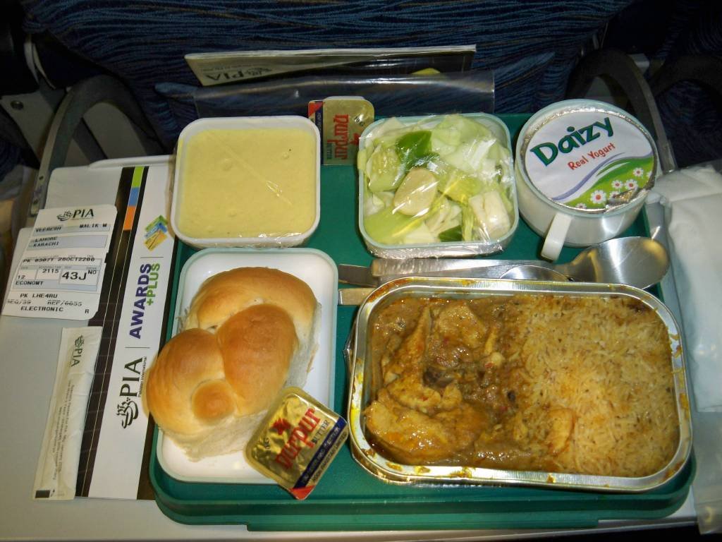 Ban on meals to end soon on domestic flights