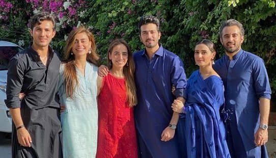 Momal, Shahzad Sheikh praise Sadaf Kanwal for handling Syra-Shahroz divorce maturely