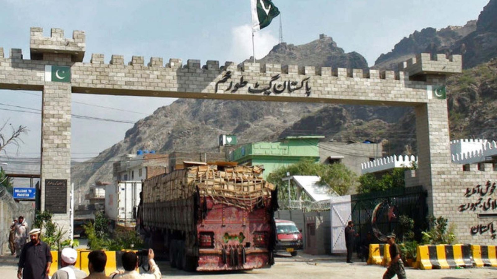 Pakistan replaced by India, Iran as top trade partners of Afghanistan