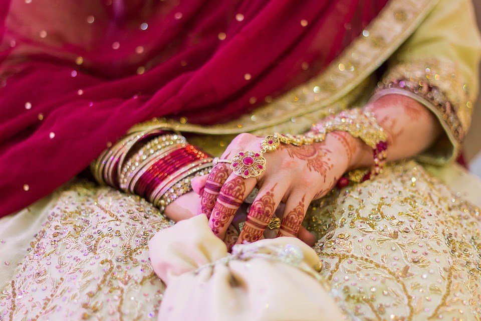 Bride in Jehlum runs away after robbing husband on wedding night
