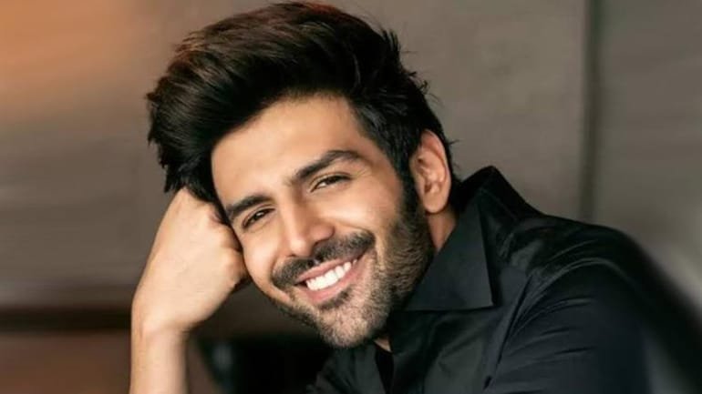 Kartik Aaryan pays 0.5 crores to airlift Lamborghini from Italy