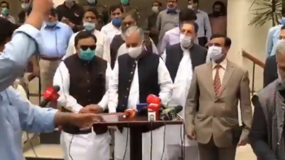 VIDEO: Indians fall in love with Pakistani ‘journalists with spine’ over press conference boycott video