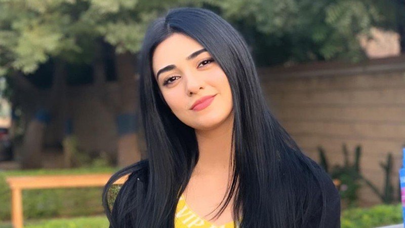 Sarah Khan back home from the hospital