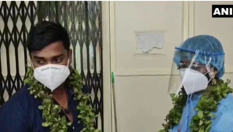 Indian woman gets married to COVID positive man in PPE kit
