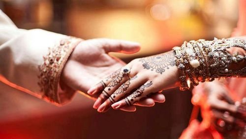 Bride dies during her wedding ceremony, sister marries groom