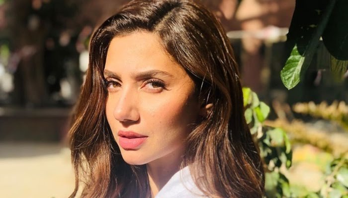 Mahira Khan urges Shireen Mazari to protect minorities, ‘lead by example’