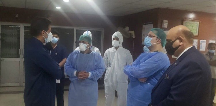 PM’s surprise visit to PIMS Hospital’s Covid ward