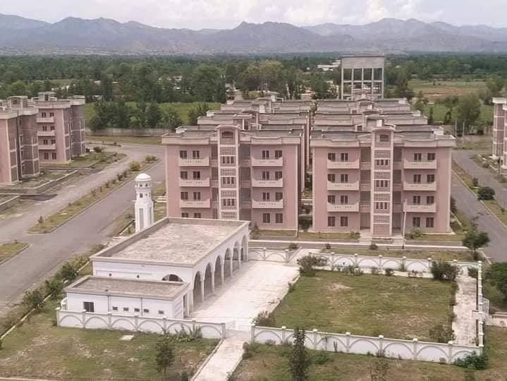 ‘Naya Pakistan Housing Scheme’ was made in ‘Purana Pakistan’, alleges journalist