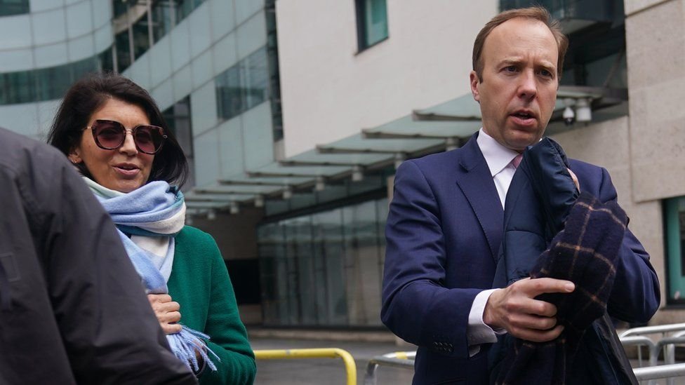 UK health secretary resigns after kissing his colleague amid lockdown