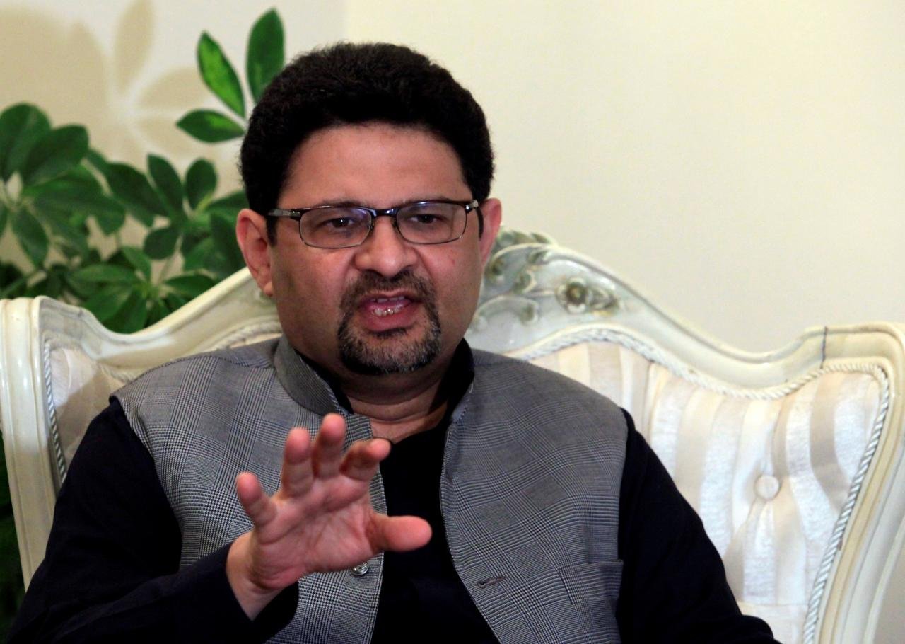 Reporter asks Miftah Ismail how Candyland made millions under PTI’s bad economic regime