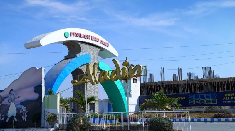 SC orders to demolish Aladin Shopping Mall and Pavilion End Club in Karachi within two days