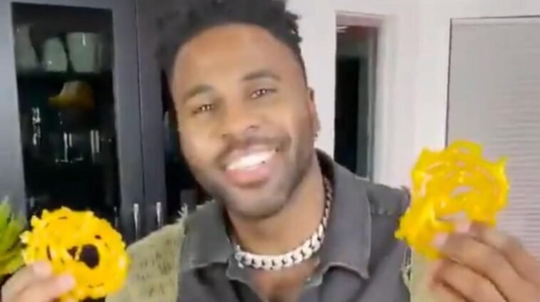 VIDEO: American singer Jason Derulo makes Jalebi