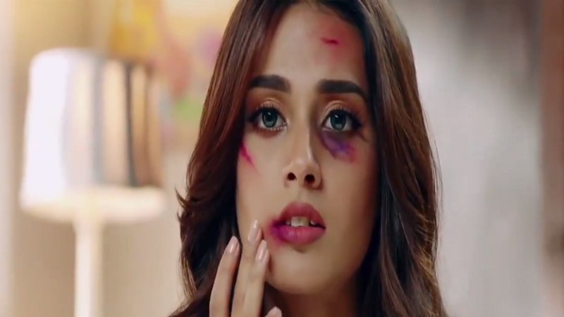 Iqra Aziz's drama Jhooti disregards victims of domestic abuse - Film & TV -  Images