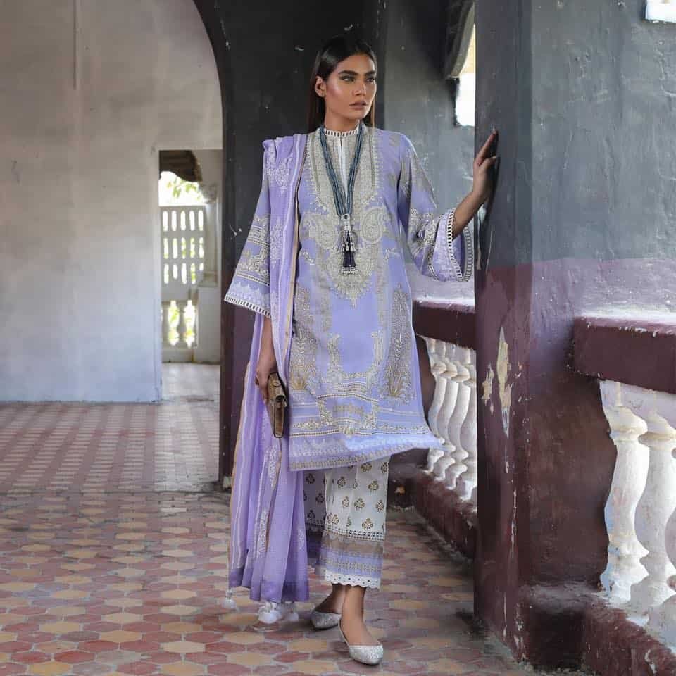 Anoushey Ashraf, Sarwat Gillani call out Anchor Imran Khan for victim-blaming