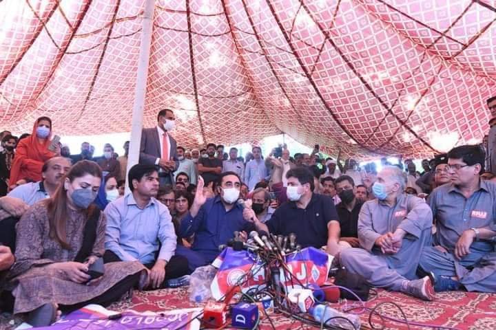 Politicians, civil society unite with journalists, support protest against media authority bill